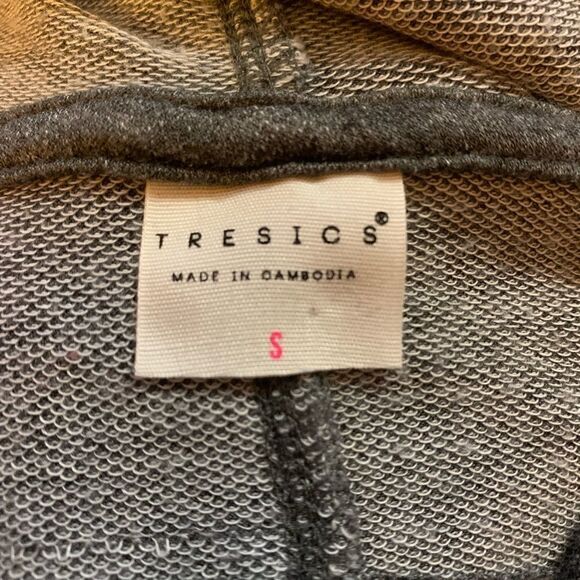 Tresics Hooded Half Sleeve Top - Picture 3 of 6